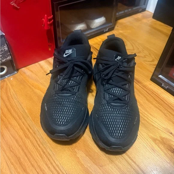 Nike Vomero 18 - Picture 2 of 4